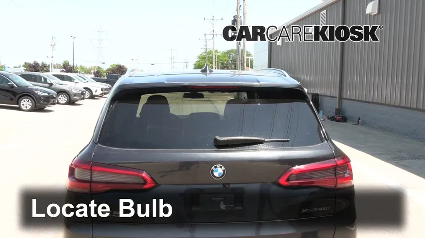 2019 BMW X5 xDrive40i 3.0L 6 Cyl. Turbo Éclairage Feu de freinage central (remplacer l'ampoule)